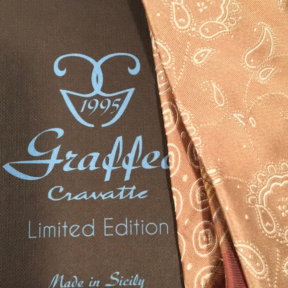 Silk Tie - Picture 7 of 11